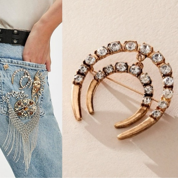 Free People Jewelry - Free People Horsing Around Brooch in Gold Rhinestone Yellowstone Western Horse